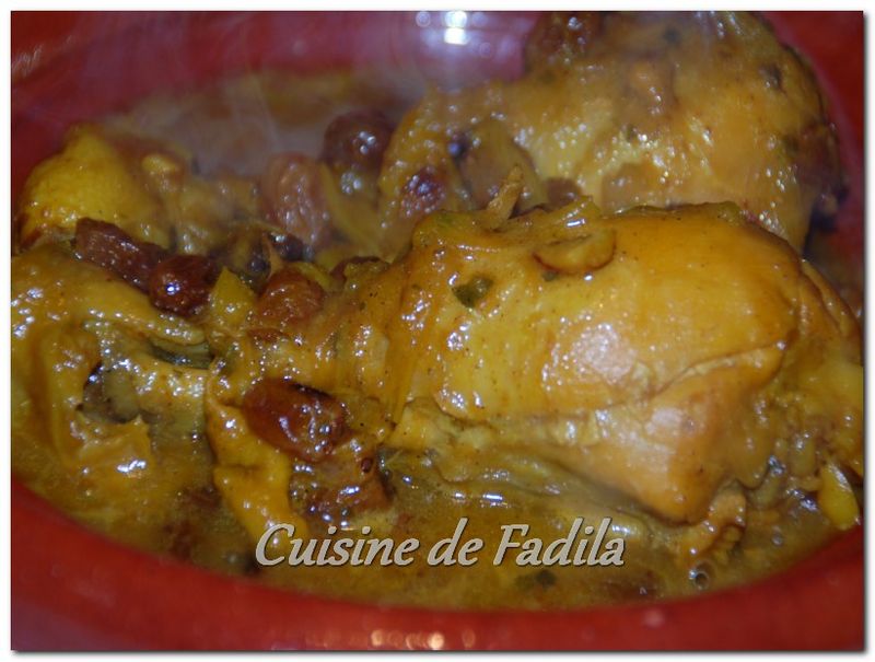 Tajine de poulet aux oignons et raisins secs cuisine de Fadila