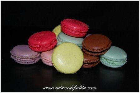 Farandole de macarons: à la fleur d&rsquo;oranger, à la pomme Granny Smith et au chocolat au lait fruit de la passion