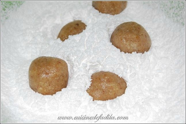 Ghoriba aux noix de ma Maman (ghriba) Ghoriba aux noix de ma Maman (ghriba)
