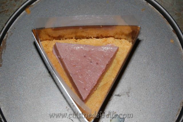 Entremets citron fraise sur sablé breton Entremets citron fraise sur sablé breton