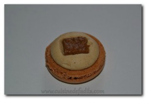 Macarons au praliné de sésame et son cœur croustillant sésame