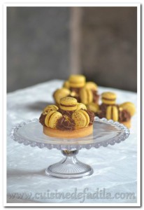 Tartelettes fruits de la Passion chocolat au lait et macarons Mogador